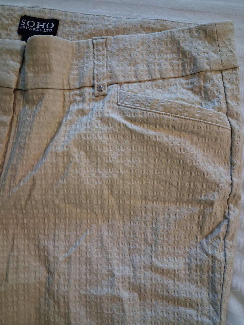 Beige Capris Size 16 - Picture 4 of 8